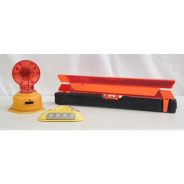 ROADSIDE WARNING SAFETY LIGHT