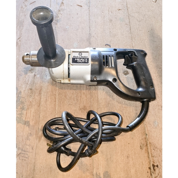 BLACK & DECKER HEAVY DUTY CORDED DRILL