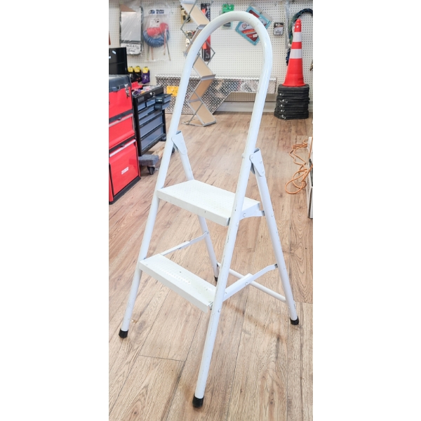 2 STEP LADDER