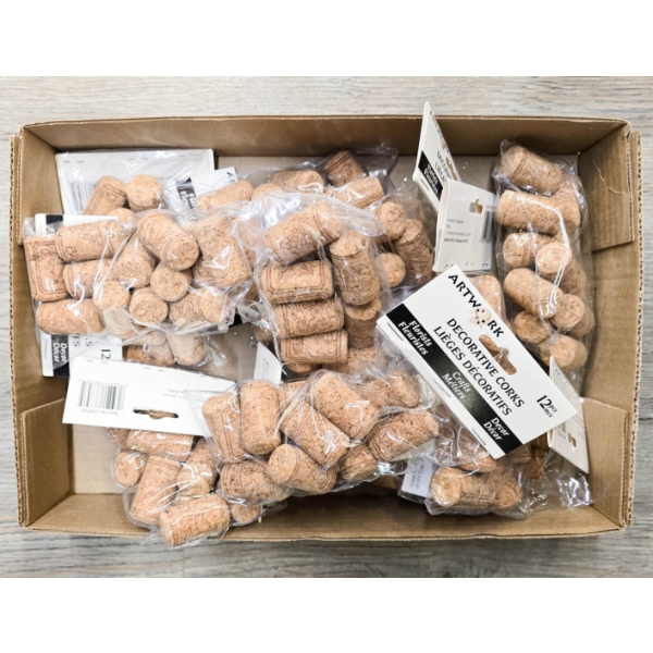 LOT OF WINE BOTTLE CORKS