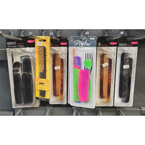 ASSORT. STRAIGHT HAIR COMBS