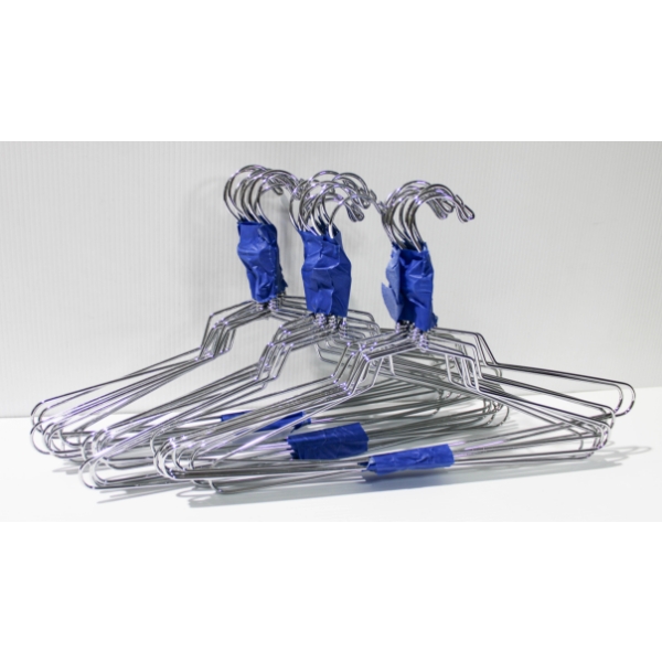 30 METAL CLOTHES HANGARS