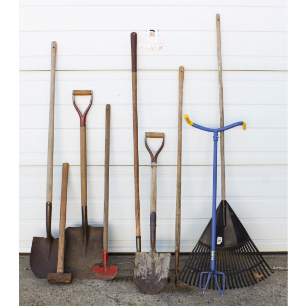 9 ESTATE GARDEN & YARD TOOLS - GARDEN TILLER - HOE ETC.