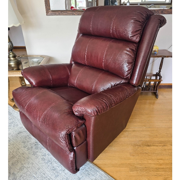 RED LEATHER RECLINING CHAIR