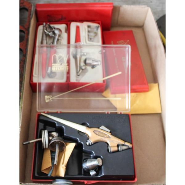 ASSORT. AIR BRUSHES AND ACCESSORIES