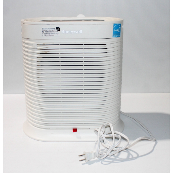 HONEYWELL AIR PURIFIER - MODEL HPA104C