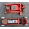 Image 2 : 2 HYDRAULIC TROLLEY JACKS
