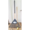 Image 1 : 30" LEAF RAKE & BROOM