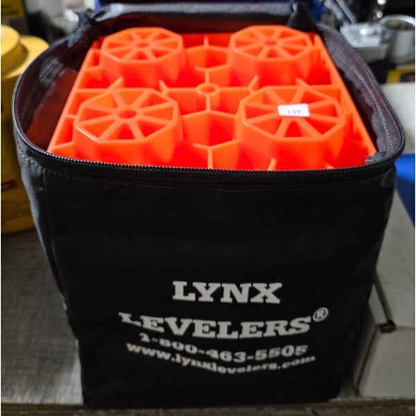 LYNX LEVELERS RV LEVELING SYSTEM W/ BLK BAG