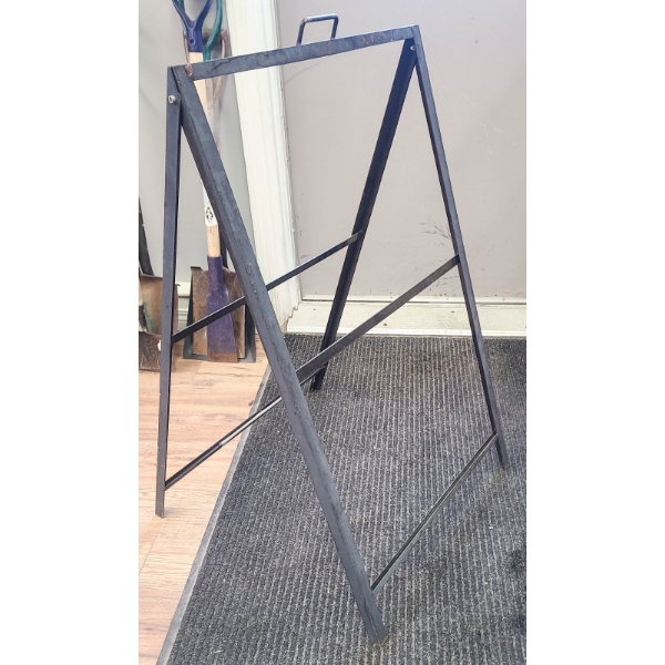 FOLDABLE METAL TRIPOD SIGN HOLDER 24" X 40"H