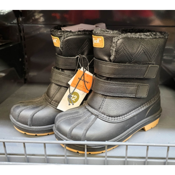 CAT AND JACK SIZE 12 KIDS WINTER BOOTS