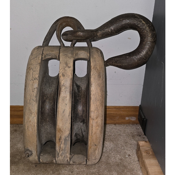 VINT CHAIN HOIST