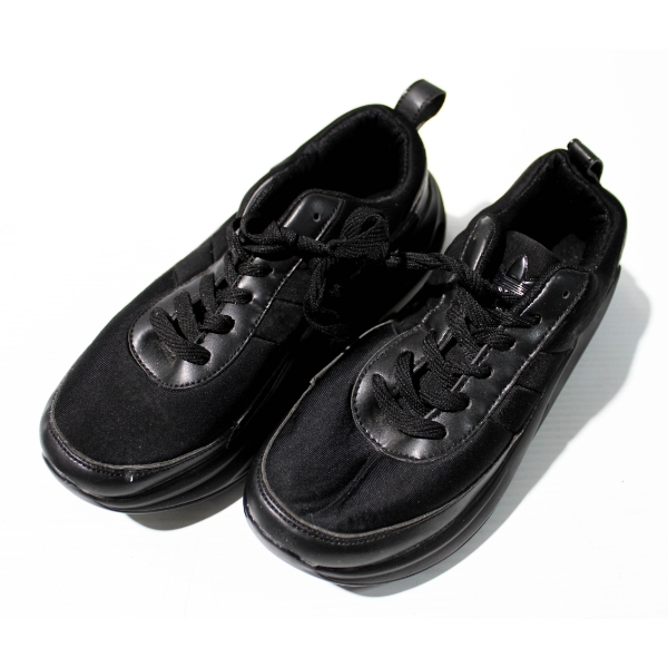 WOMEN'S ADIDAS RUNNING SHOES - SIZE 7.5