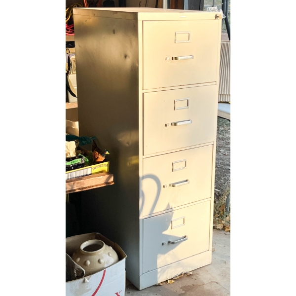 4 DRAWER FILING CABINET W/ KEY