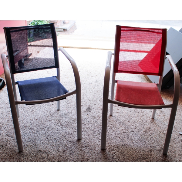2 KIDS OUTDOOR PATIO CHAIRS