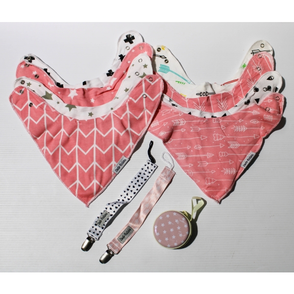 8 NEW GIRLS DODO BIBS W/ 2 SOOTHER CLIPS