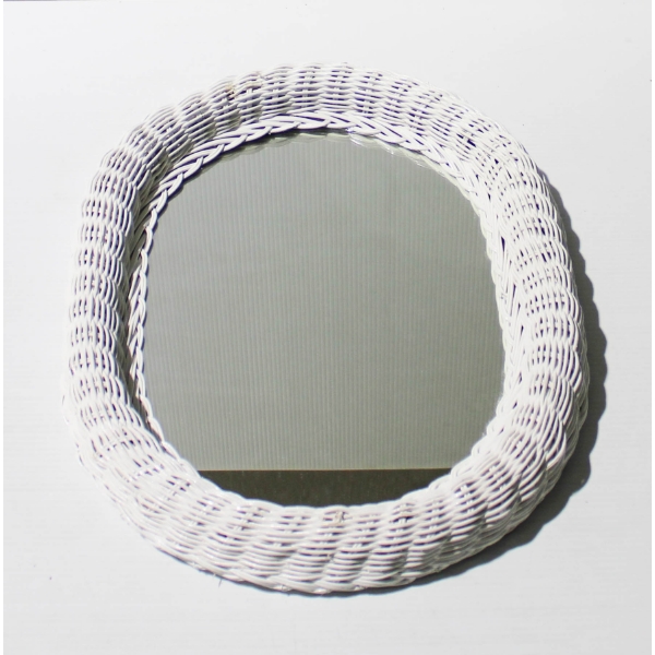 OVAL WICKER FRAMED MIRROR - 18" L X 13.5" W