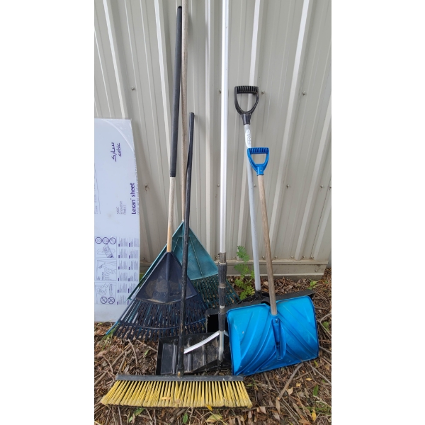 SHOVELS & RAKES