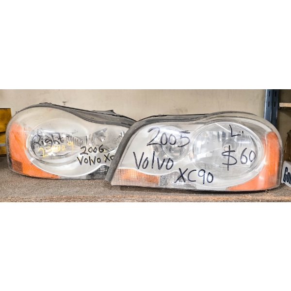 SALVAGED RIGHT/LEFT 2005-2006 VOLVO XC90 HEADLIGHTS
