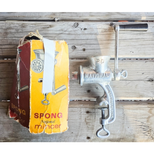 VINT. NATIONAL 20 TABLETOP MINCER - MADE IN ENGLAND