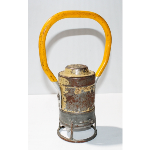 VINTAGE ADLAKE NO 31 RAILROAD LANTERN