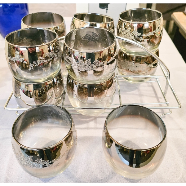12 SHORT DRINKING GLASSES W/ CARRY TRAY