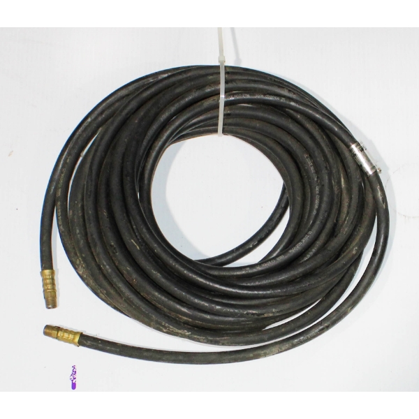 APPROX. 40FT AIR HOSE