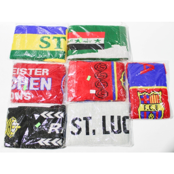 7 NEW SOCCER TEAM LOGO SCARVES