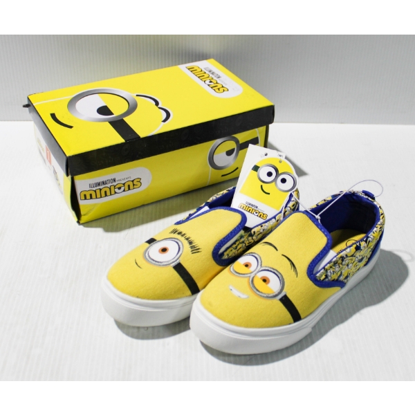NEW MINIONS CANVAS SLIP ON KIDS SNEAKERS - SIZE 1