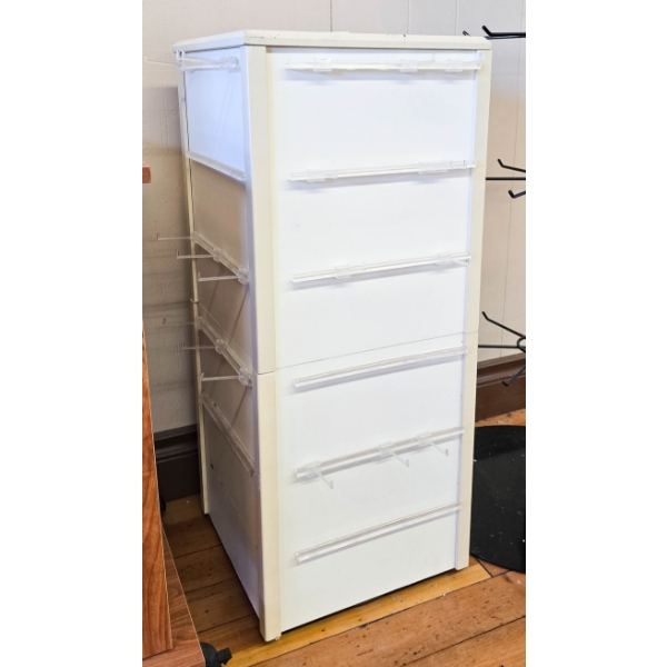 WHITE ROTATING HANGER DISPLAY