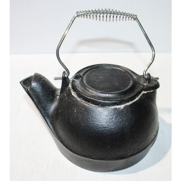 CAST IRON KETTLE