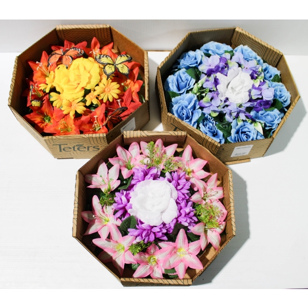 THREE TETERS SOLID FAUX GARDEN ARRANGEMENT / WREATHS 