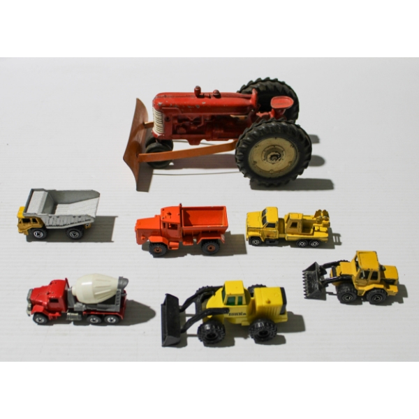 VINTAGE DIECAST TRACTOR & VEHICLES