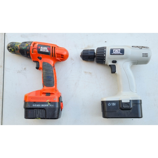 BLACK & DECKER & FIXIT CORDLESS DRILL W/ BATTERIES