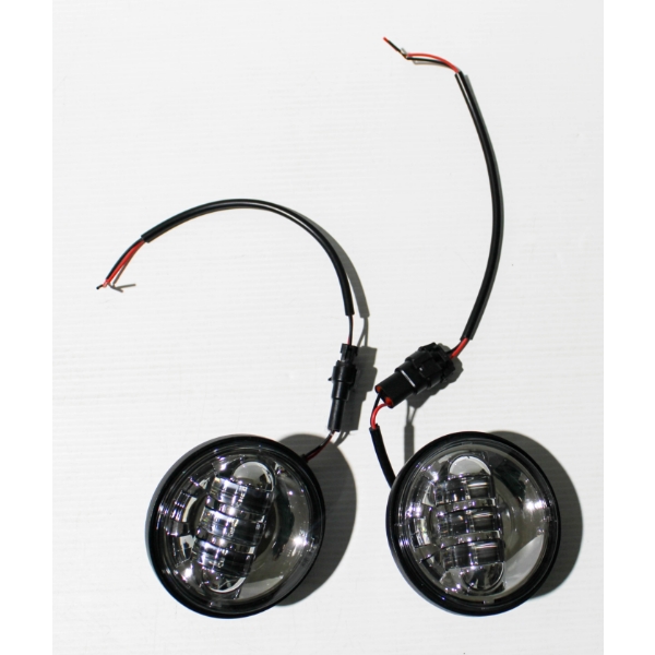 2 NEW AUTOMOTIVE FOG LIGHTS