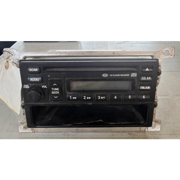 SALVAGED RADIO/ PLAYER FOR 2005 SEDONA