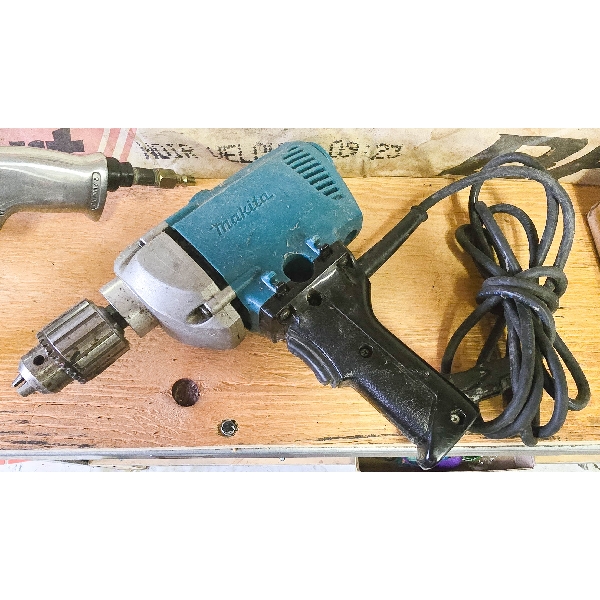 MAKITA 13MM CORDED DRILL