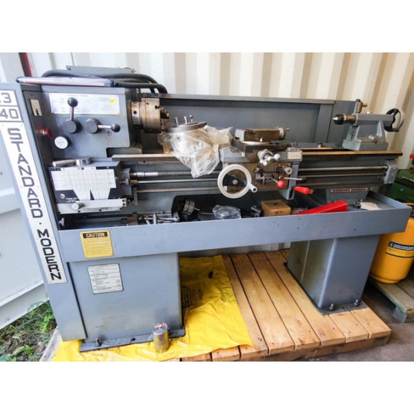 STANDARD MODERN LRG METAL LATHE MODEL 1340