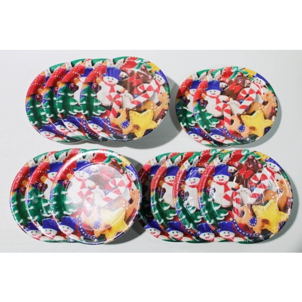 13 X 8 HOLIDAY PAPER PLATES - SIZE: 8 3/4" DIAMETER