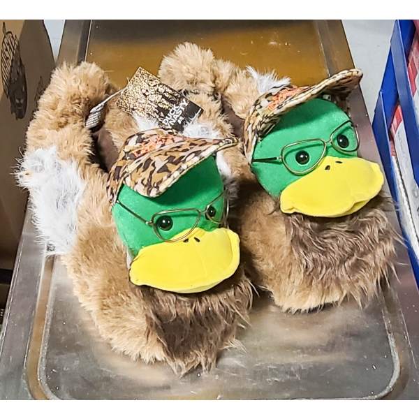 PAIR OF DUCKS DYNASTY SIZE LARGE SLIPPERS