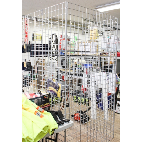 GRIDWALL DISPLAY FOUR PCS 4FT X 7FT & HOOKS