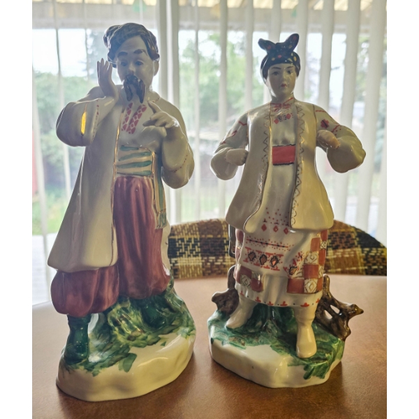 PAIR OF UKRAINIAN FIGURINES MADE IN USSR