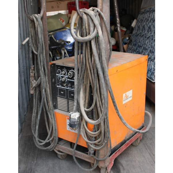 ACKLANDS LTD AK-WAVE 250 AMP AC / DC WELDER