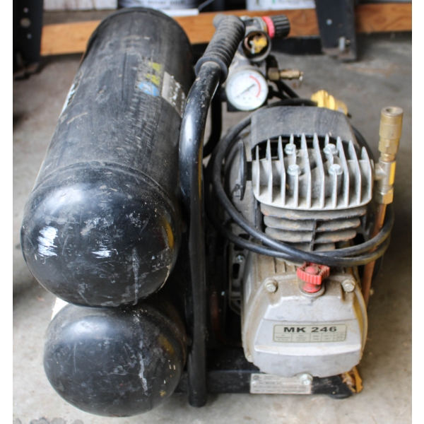 SMALL MK 246 AIR COMPRESSOR FOR PARTS OR REPAIR