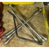 Image 1 : 4 TIRE IRONS