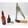 Image 1 : ANTIQUE BOTTLE CAP & CORKING KIT