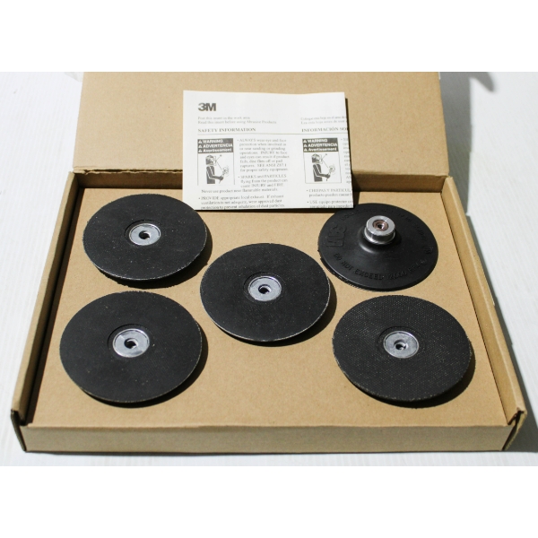 5 NEW 3M ROLOC DISC PADS - 4" DIAMETER