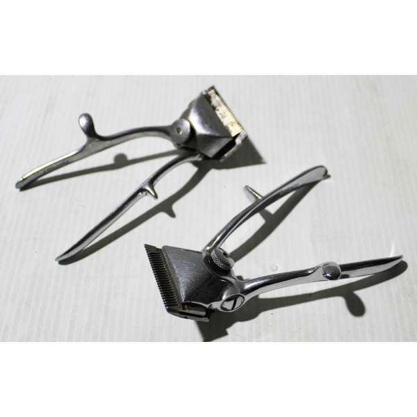 TWO VINTAGE PET TRIMMERS