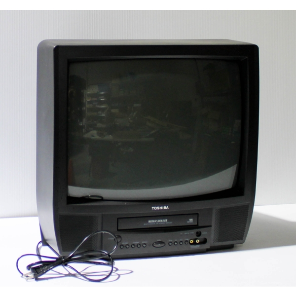 19" TOSHIBA TV / VCR COMBO MODEL MV19K2R