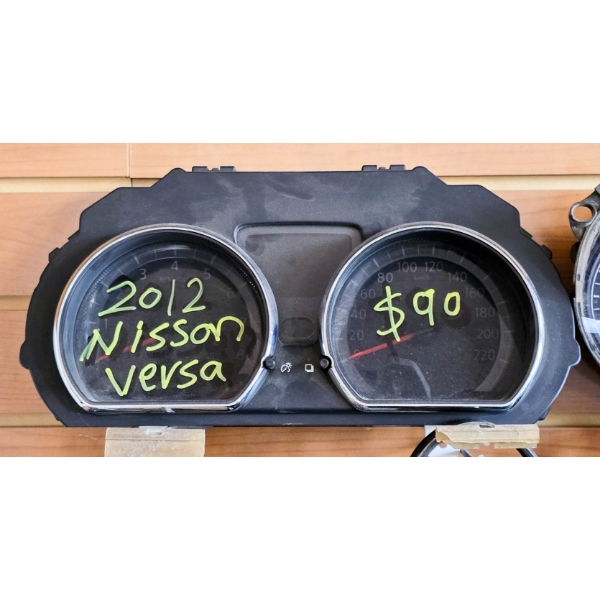SALVAGE DASHBOARD FOR 2012 NISSAN VERSA